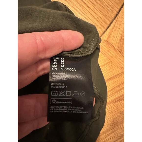 H&M  V-Neck Slim Fit T Shirt Women’s size Medium Green Short Sleeve Stretch - Picture 4 of 6